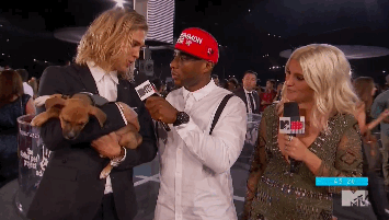 puppy vmas austin butler