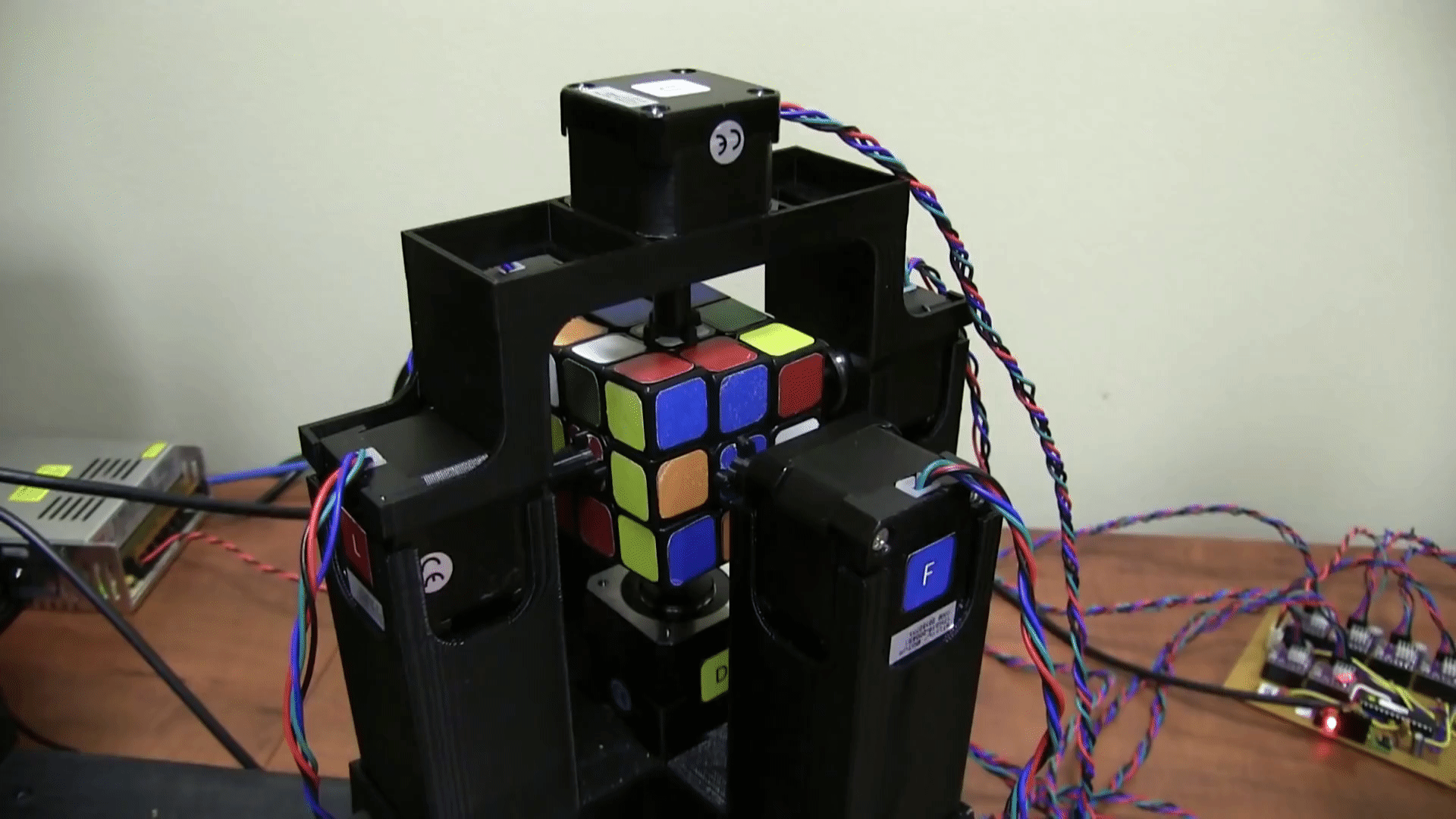 robot cube rubik