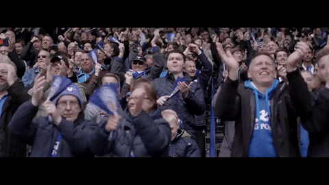 lcfc fans celebrate crowd