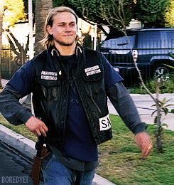 sons of anarchy charlie hunnam motorcycle club