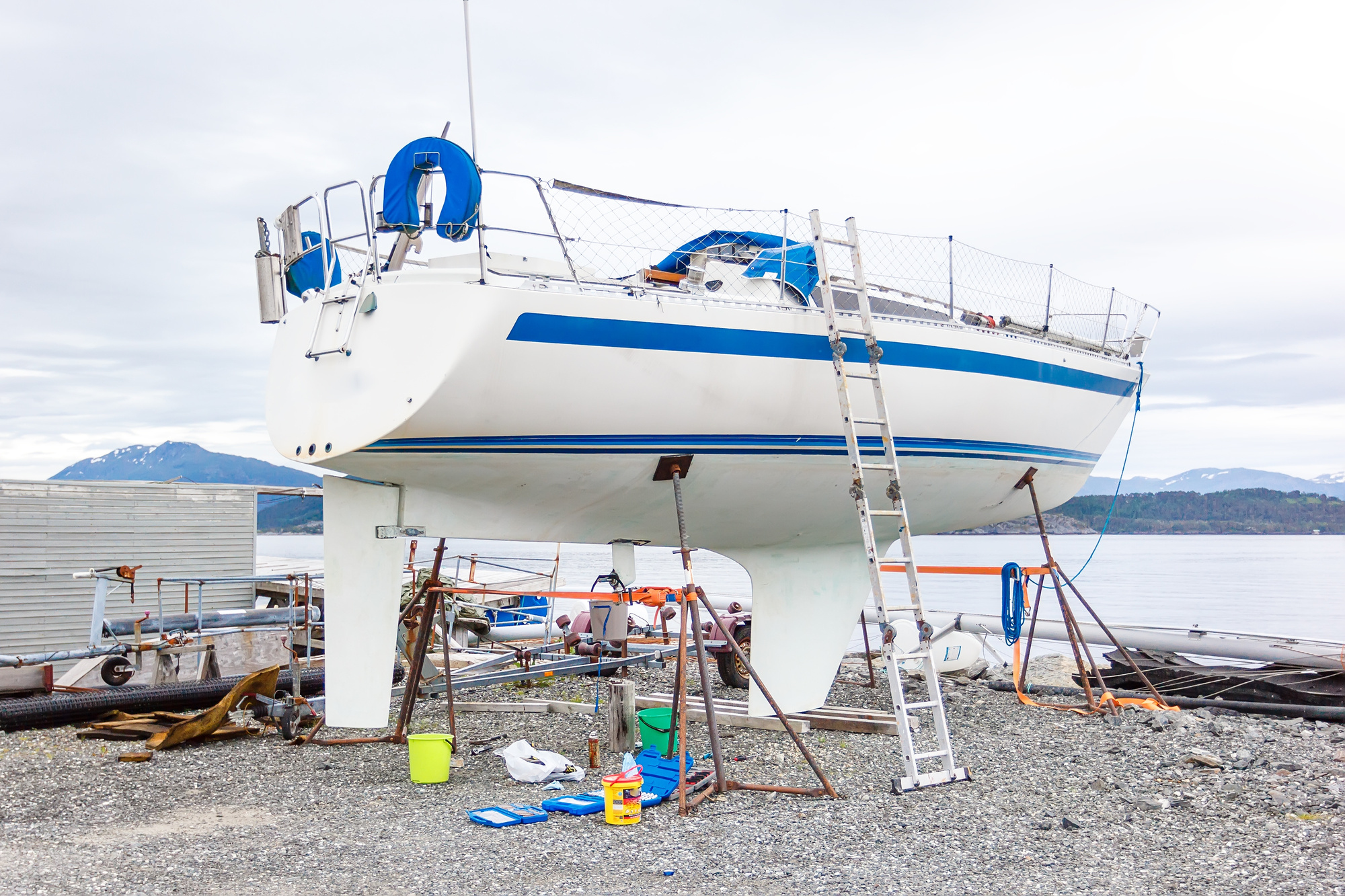 A Beginners Guide to Easy Fiberglass Boat Repair - Fiberglass Boat Repair