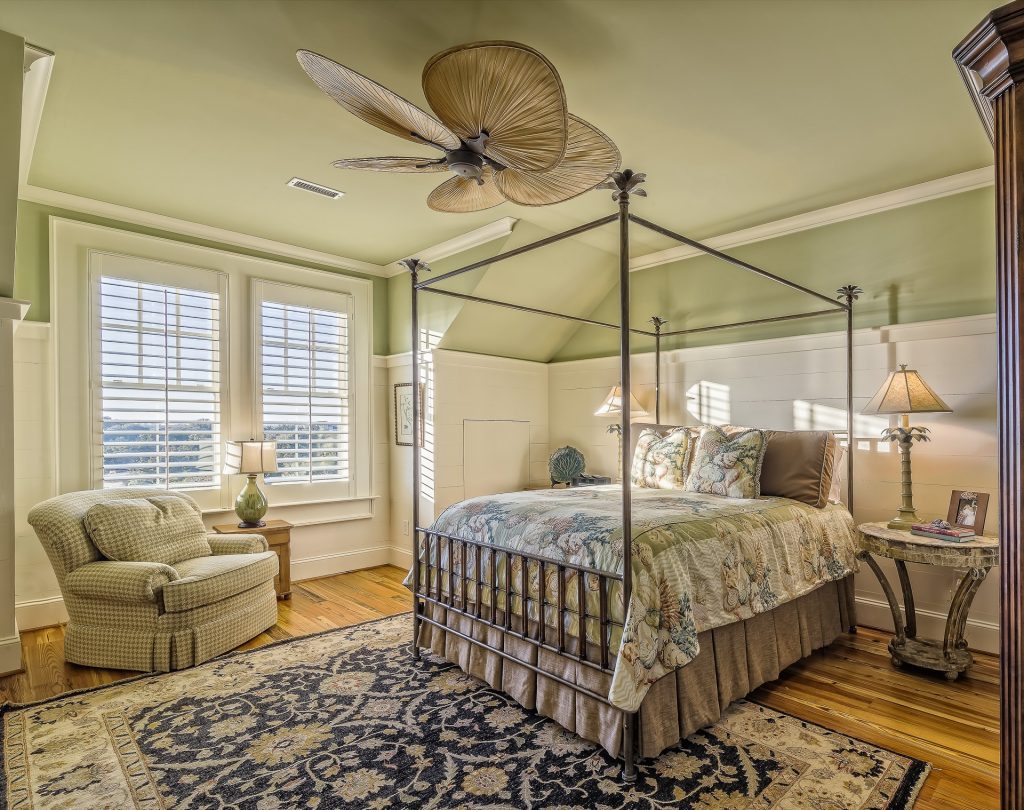 bedroom with fan and furniture